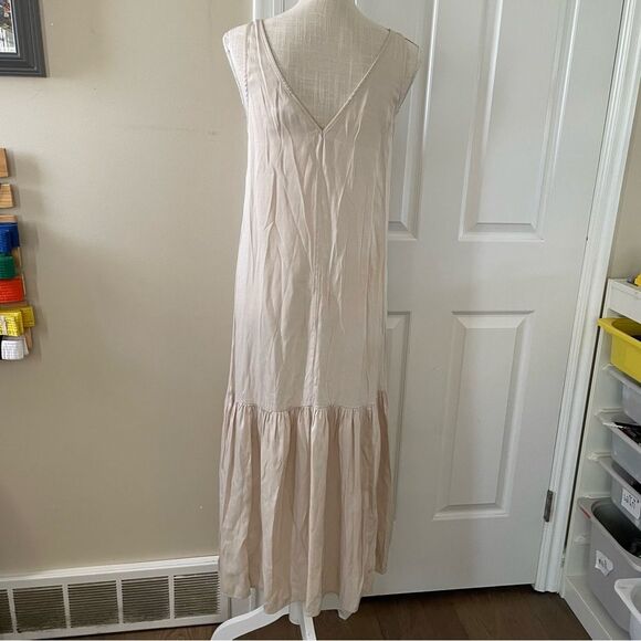 H&M Champagne V-Neck Drop Waist Slip Maxi Women's Dress (Size XS) - Picture 7 of 10